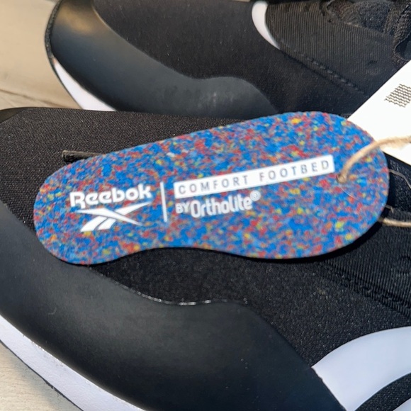 Reebok Black Athletic Shoes with Sleek Design‎ and Versatile Style - Picture 6 of 6